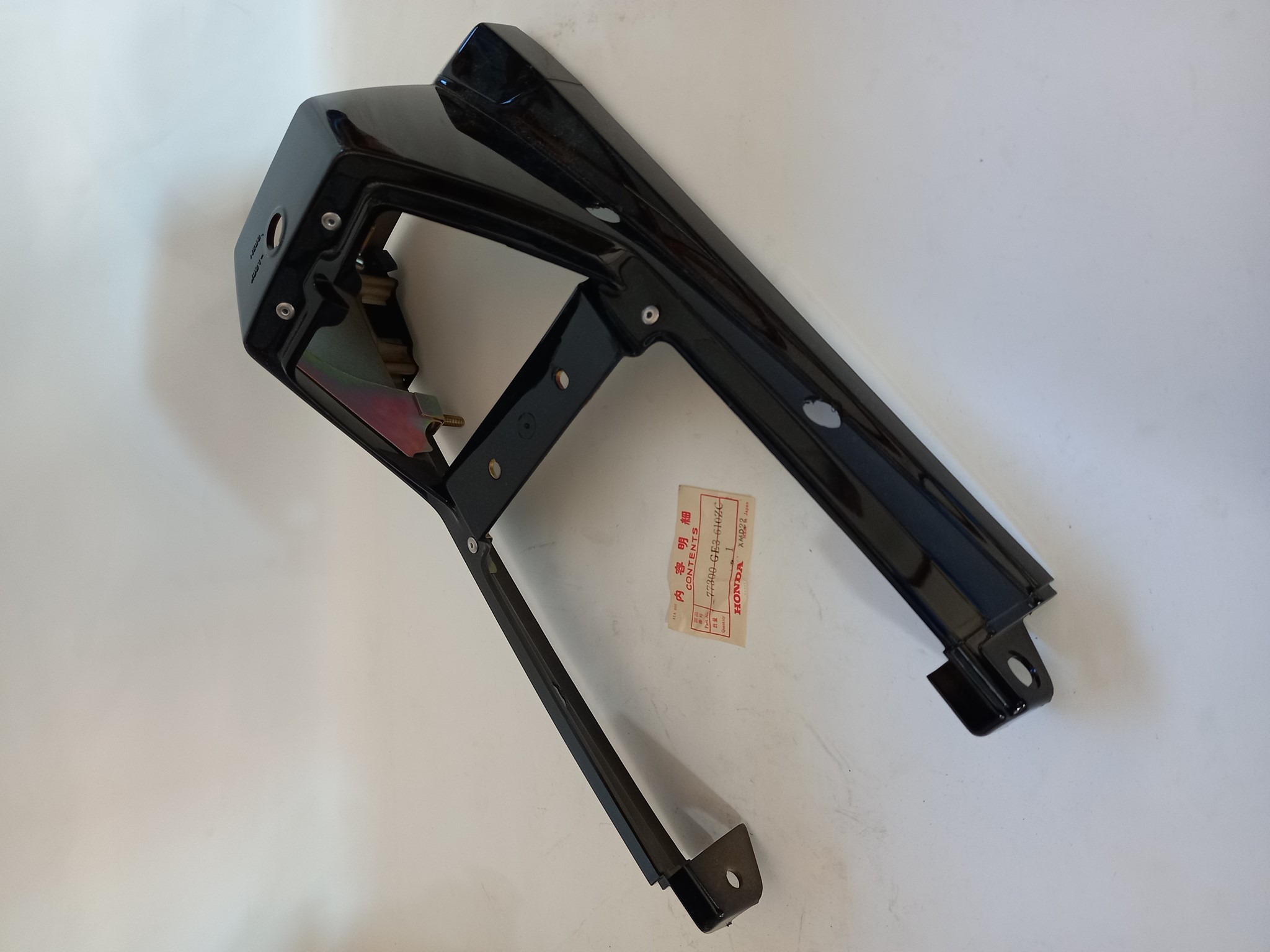 Bild von Honda  VERKLEIDUNG HINTEN  77300-GE3-610ZC